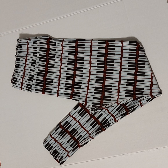 LuLaRoe Piano Keys Tall and Curvy Leggings - Picture 6 of 11